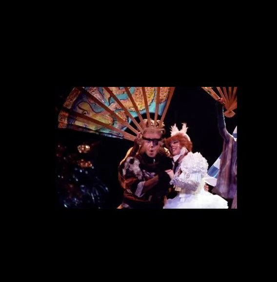 Kalózmacska (Haumann Péter), Lengelingéla (Kishonti Ildikó)